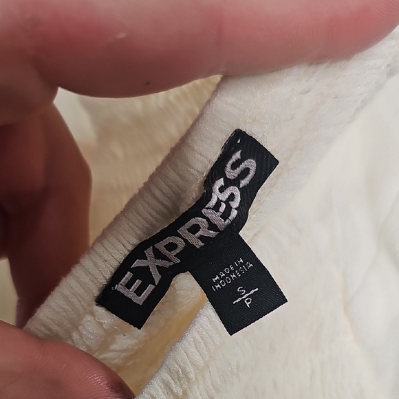 Express Cream Ruffled Blouse - Picture 2 of 3